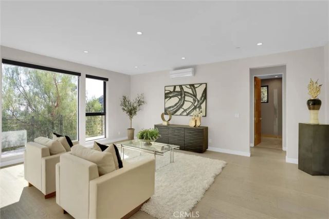 2341 Zorada Court, Los Angeles, CA 90046