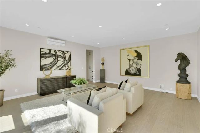 2341 Zorada Court, Los Angeles, CA 90046