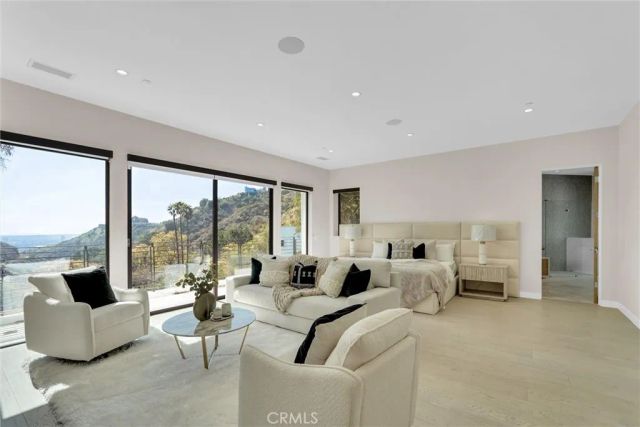 2341 Zorada Court, Los Angeles, CA 90046