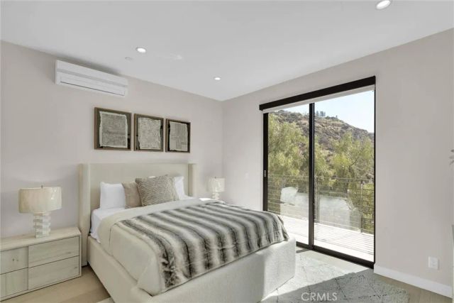 2341 Zorada Court, Los Angeles, CA 90046