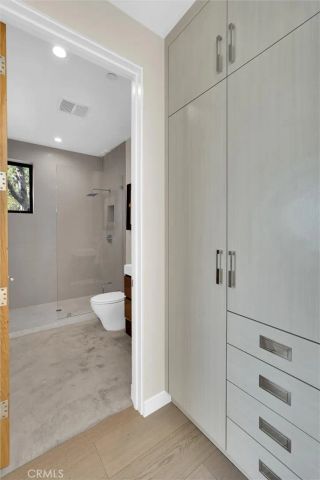 2341 Zorada Court, Los Angeles, CA 90046