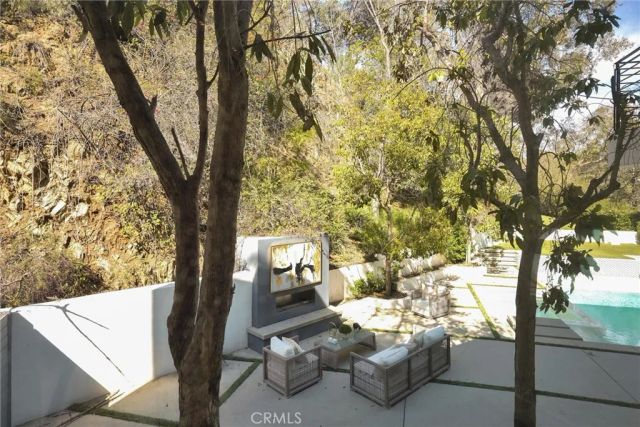 2341 Zorada Court, Los Angeles, CA 90046