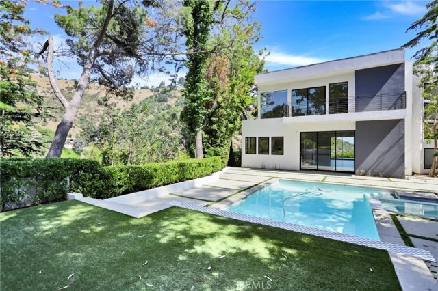 2341 Zorada Court, Los Angeles, CA 90046