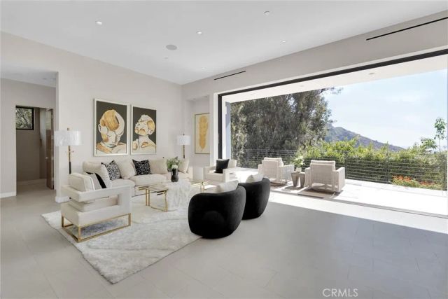 2341 Zorada Court, Los Angeles, CA 90046