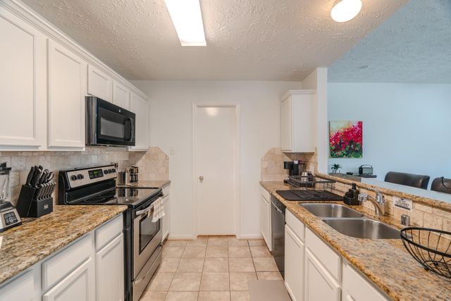 8051 Bay Branch Drive 234, The Woodlands, TX 77382