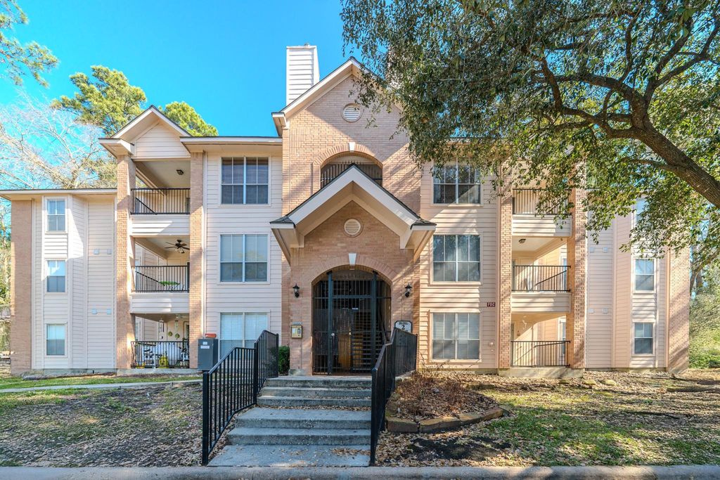 8051 Bay Branch Drive 234, The Woodlands, TX 77382