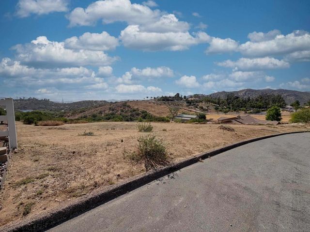15530 SLEEPY CREEK RD, El Cajon, CA 92021