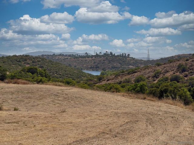 15530 SLEEPY CREEK RD, El Cajon, CA 92021