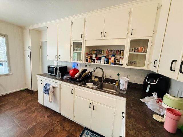 3028 NW 1ST AVENUE, Gainesville, FL 32607