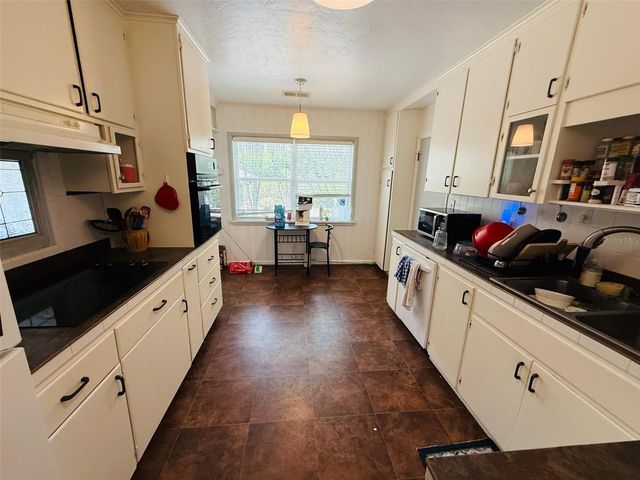 3028 NW 1ST AVENUE, Gainesville, FL 32607
