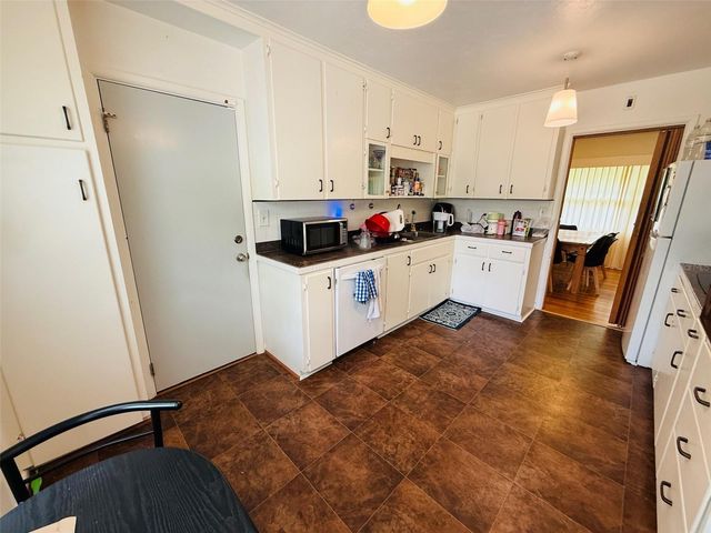 3028 NW 1ST AVENUE, Gainesville, FL 32607