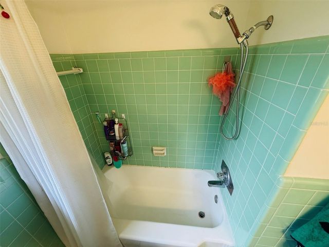 3028 NW 1ST AVENUE, Gainesville, FL 32607