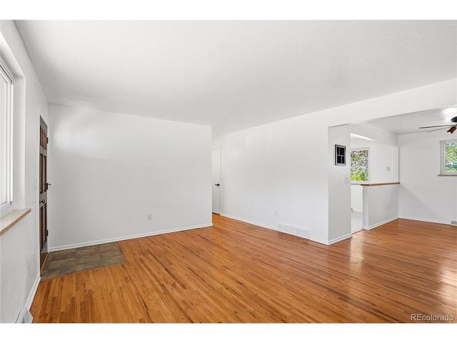 614 S Worchester St, Aurora, CO 80012