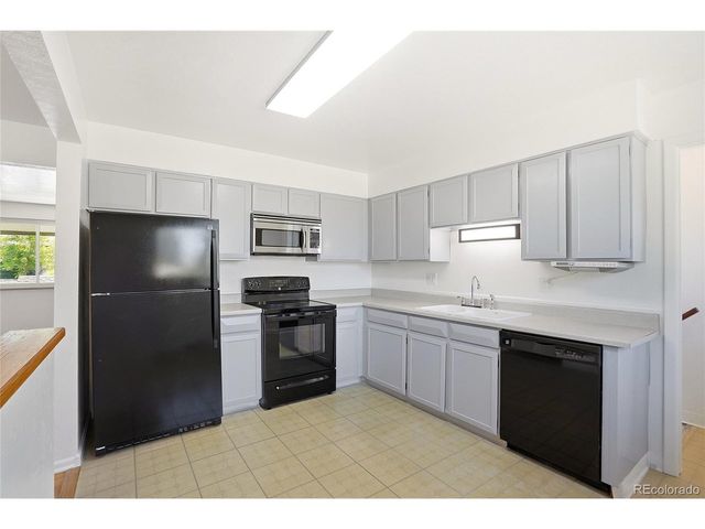 614 S Worchester St, Aurora, CO 80012