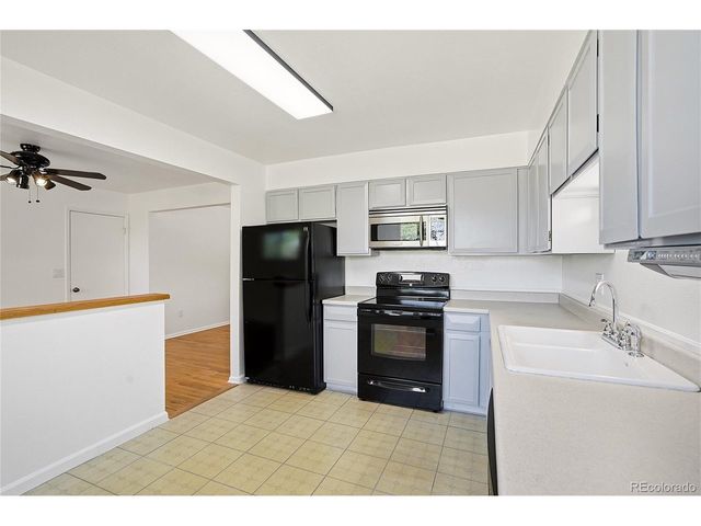 614 S Worchester St, Aurora, CO 80012