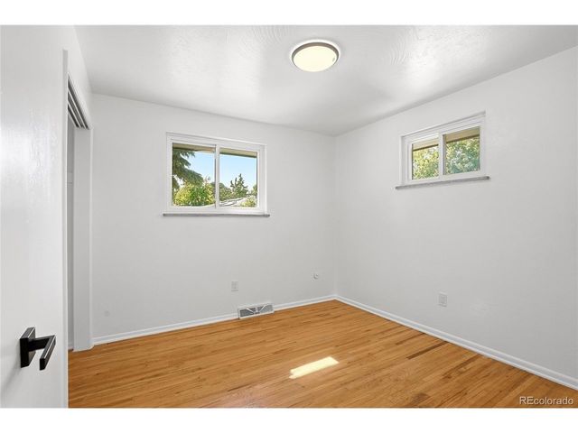 614 S Worchester St, Aurora, CO 80012