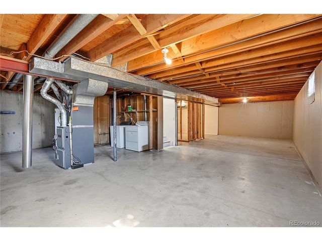 614 S Worchester St, Aurora, CO 80012