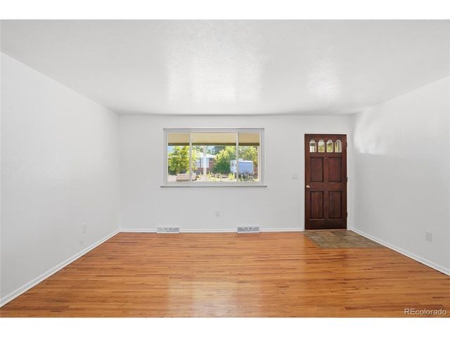 614 S Worchester St, Aurora, CO 80012