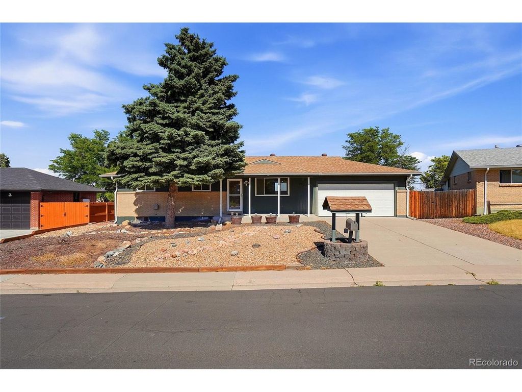 614 S Worchester St, Aurora, CO 80012