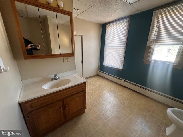109 S CHESTNUT ST, Fleetwood, PA 19522