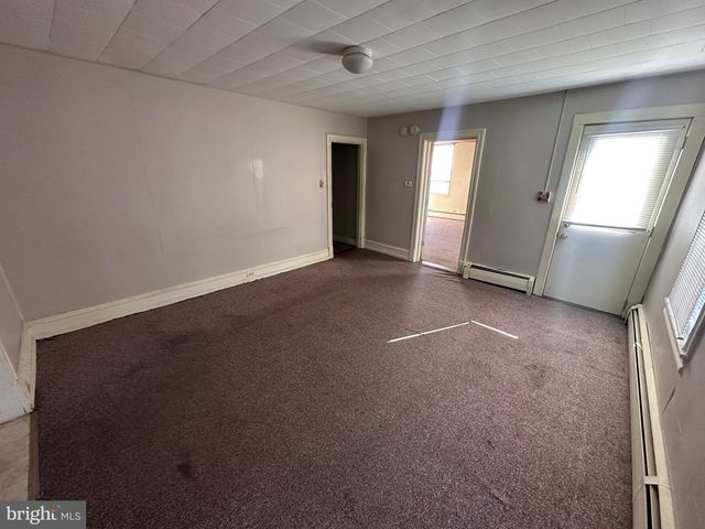 109 S CHESTNUT ST, Fleetwood, PA 19522