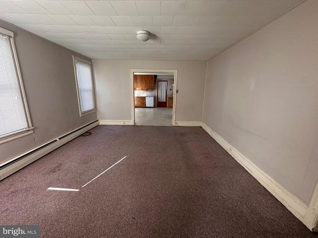 109 S CHESTNUT ST, Fleetwood, PA 19522