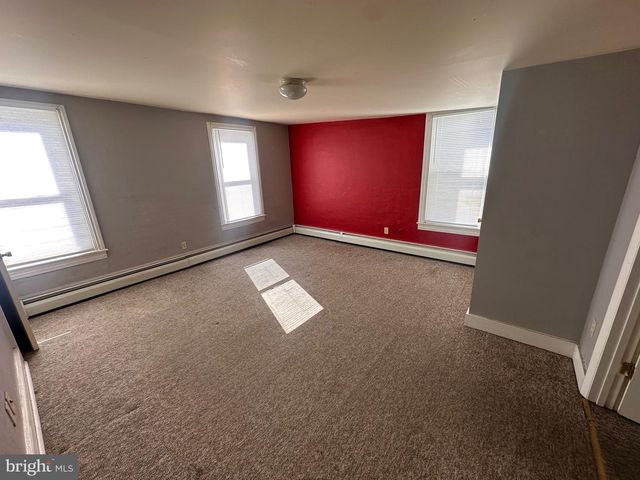 109 S CHESTNUT ST, Fleetwood, PA 19522