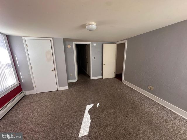 109 S CHESTNUT ST, Fleetwood, PA 19522