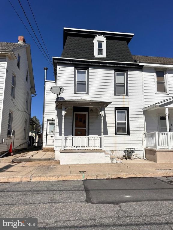 109 S CHESTNUT ST, Fleetwood, PA 19522