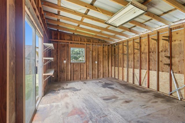 3831 Derbyhall Drive, Houston, TX 77066