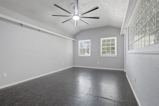3831 Derbyhall Drive, Houston, TX 77066