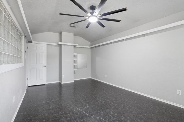 3831 Derbyhall Drive, Houston, TX 77066