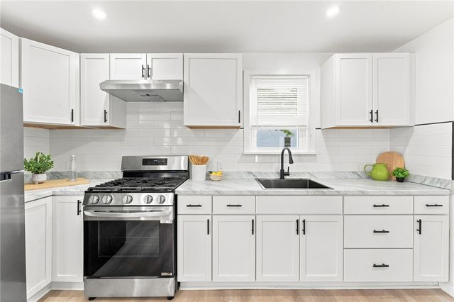 9 Octavia Street, Providence, RI 02909
