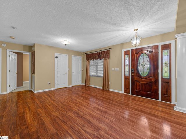 353 Round Ridge Road, Spartanburg, SC 29302