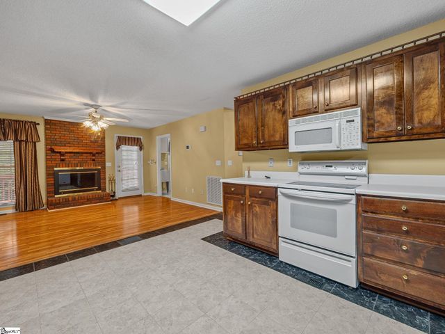 353 Round Ridge Road, Spartanburg, SC 29302