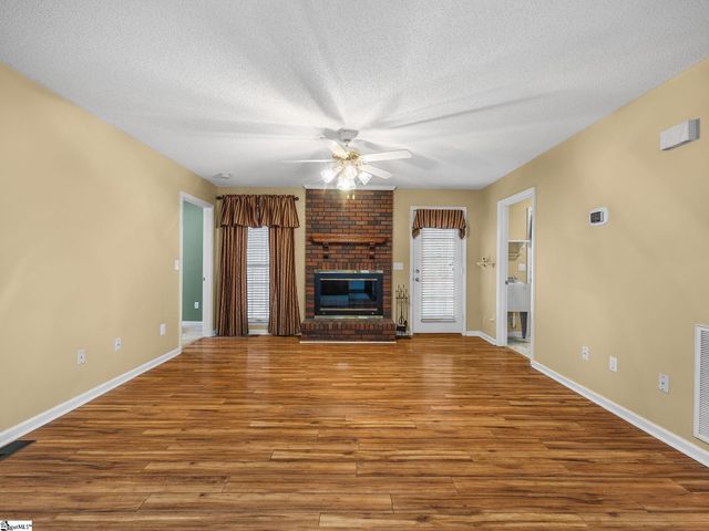 353 Round Ridge Road, Spartanburg, SC 29302