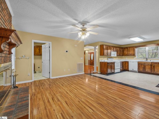 353 Round Ridge Road, Spartanburg, SC 29302