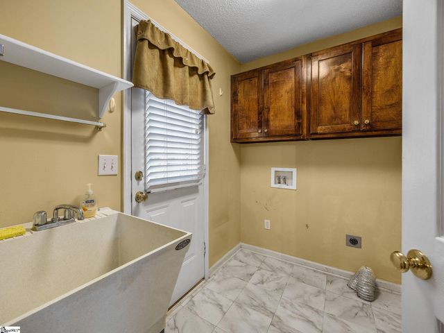 353 Round Ridge Road, Spartanburg, SC 29302
