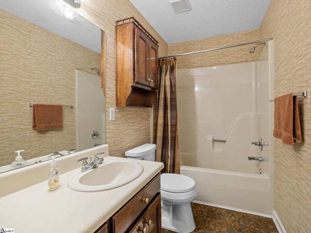 353 Round Ridge Road, Spartanburg, SC 29302