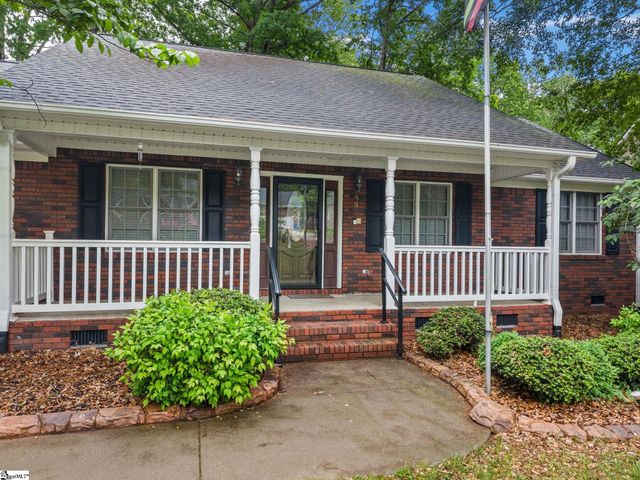 353 Round Ridge Road, Spartanburg, SC 29302