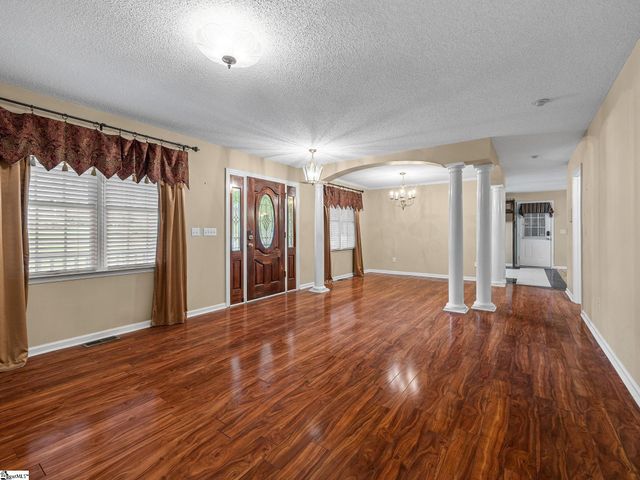 353 Round Ridge Road, Spartanburg, SC 29302