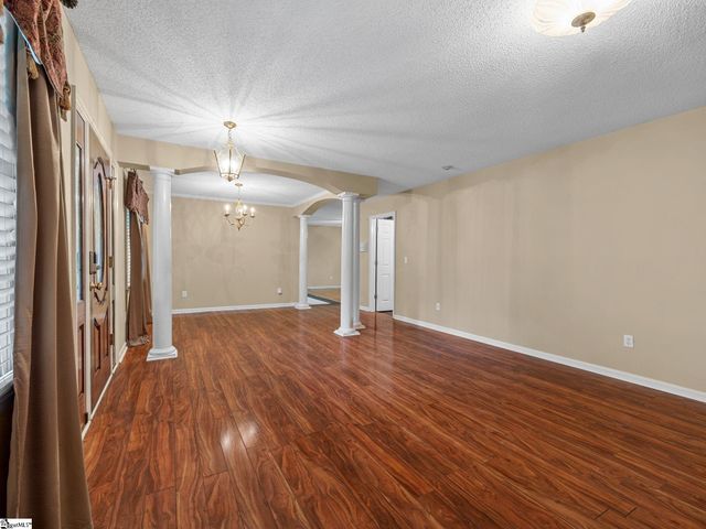 353 Round Ridge Road, Spartanburg, SC 29302