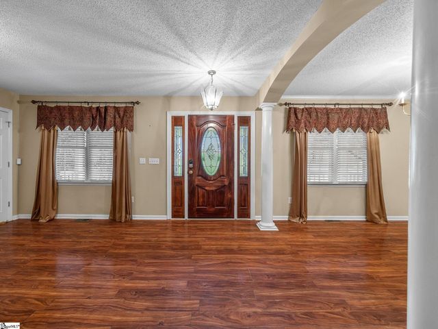 353 Round Ridge Road, Spartanburg, SC 29302