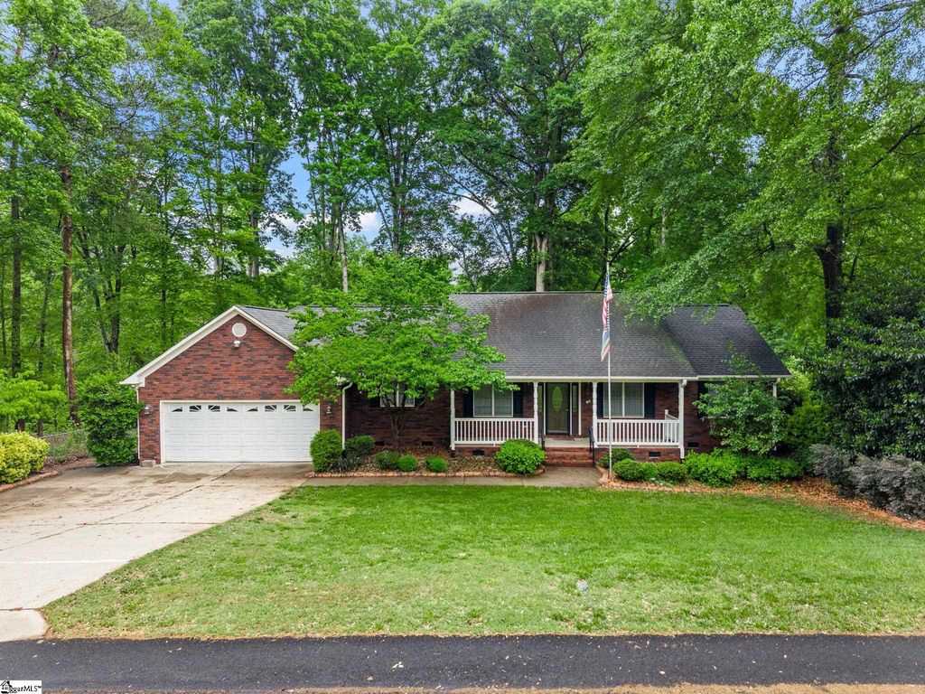 353 Round Ridge Road, Spartanburg, SC 29302