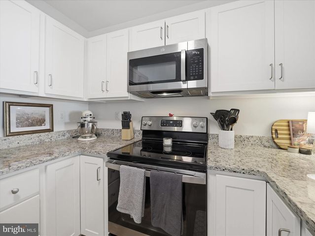 204 WHITE VIOLET WAY, Kearneysville, WV 25430