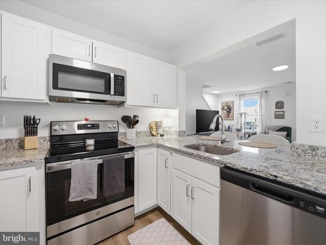 204 WHITE VIOLET WAY, Kearneysville, WV 25430