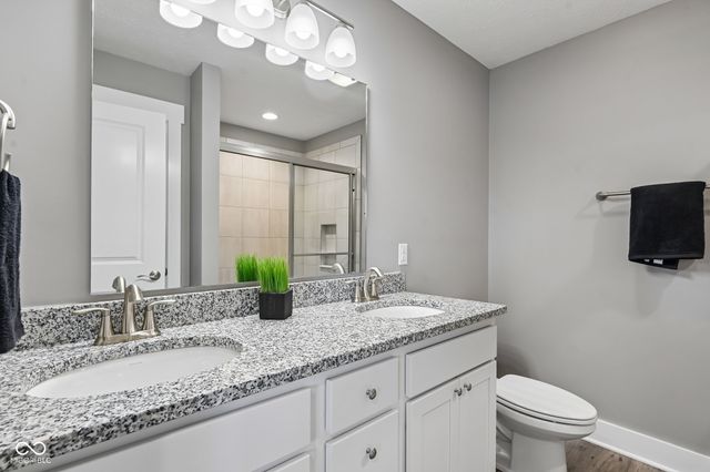 8294 Summit Peak Avenue, Fishers, IN 46038