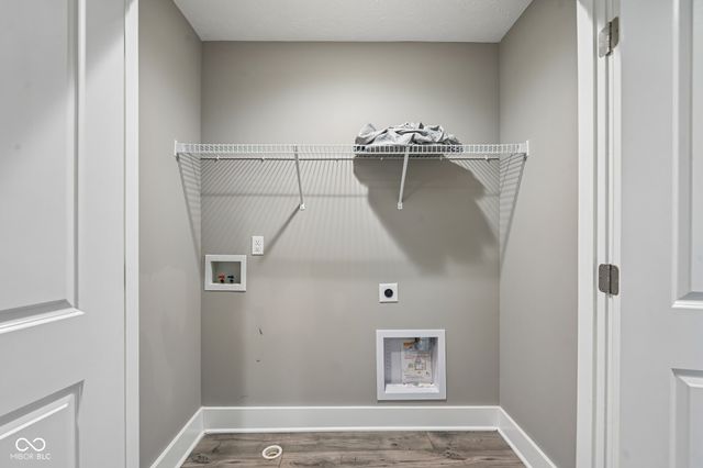 8294 Summit Peak Avenue, Fishers, IN 46038