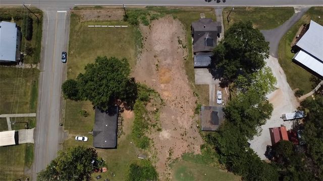 411 E South 2nd Street, Seneca, SC 29678