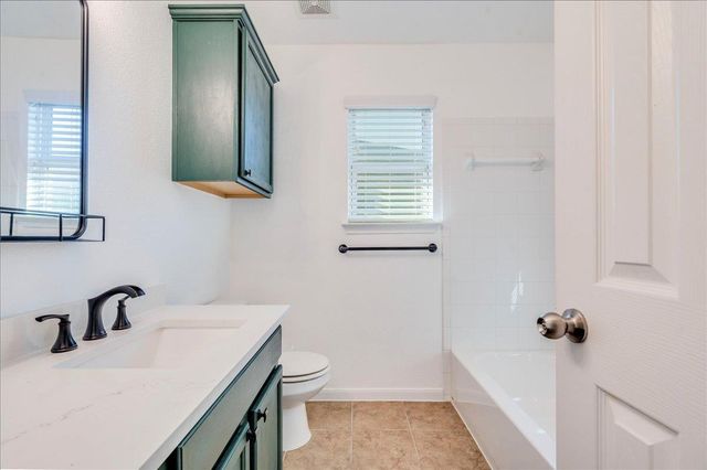 512 Lookout Tree LN, Round Rock, TX 78664